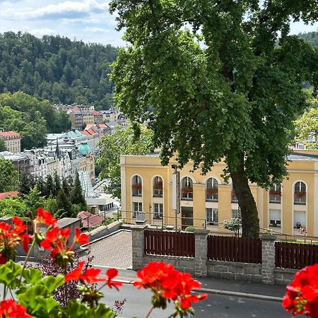 Apartamento Apartman Na Vyhlidce Karlovy Vary Exterior foto